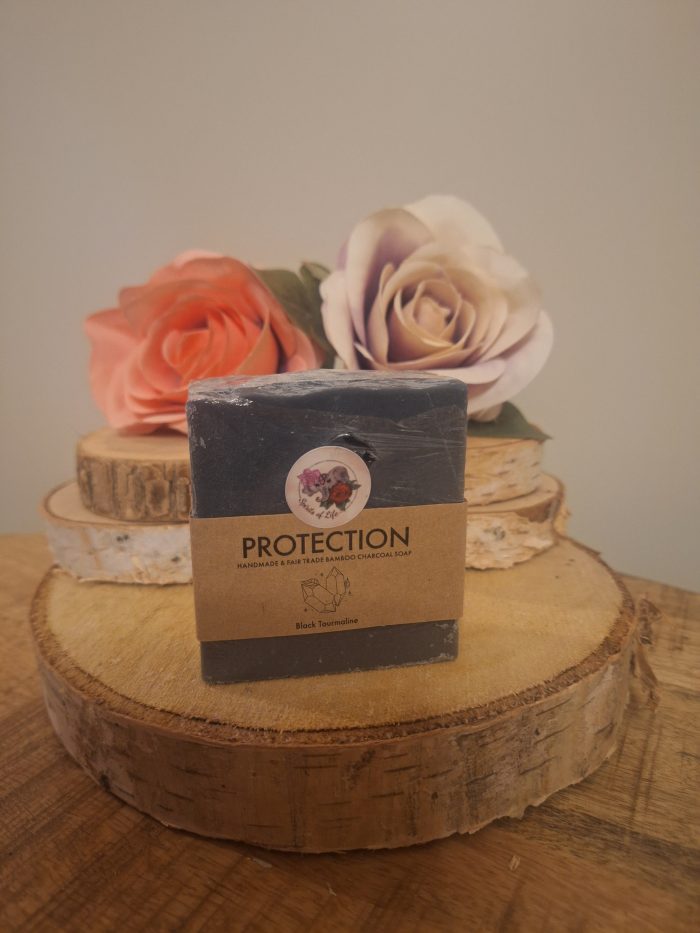20241112_194027 Edelsteen zeep - Bamboe-Houtskool & Zwarte Toermalijn - Protection ( 100 gram )