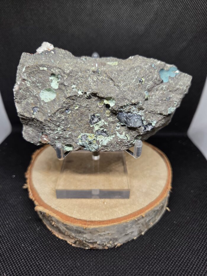 groene aphofyliet_moedergesteente_spiritsoflife Alphofyliet met moedergesteente - Ruw