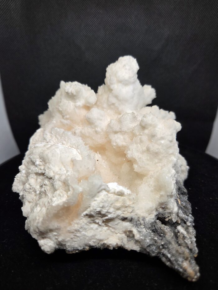 20251102_125206 Aragoniet- Ruw - 785 Gram