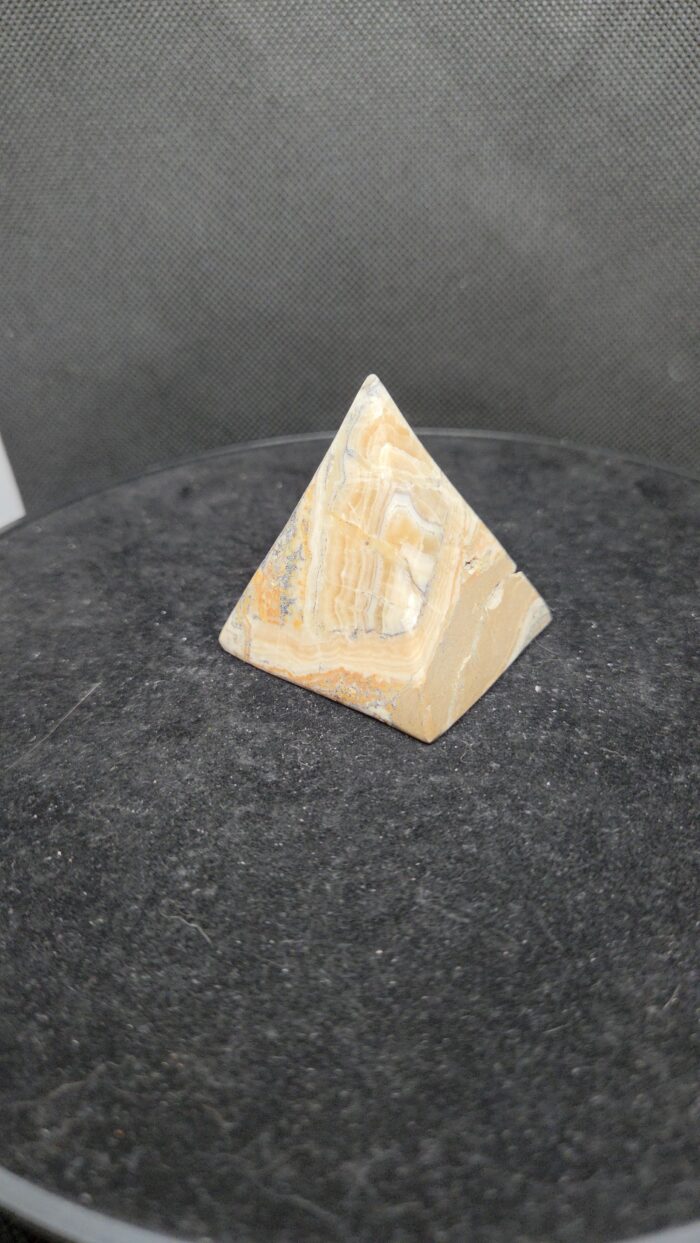 20251118_171935 Zebradeniet - Piramide - 95 Gram