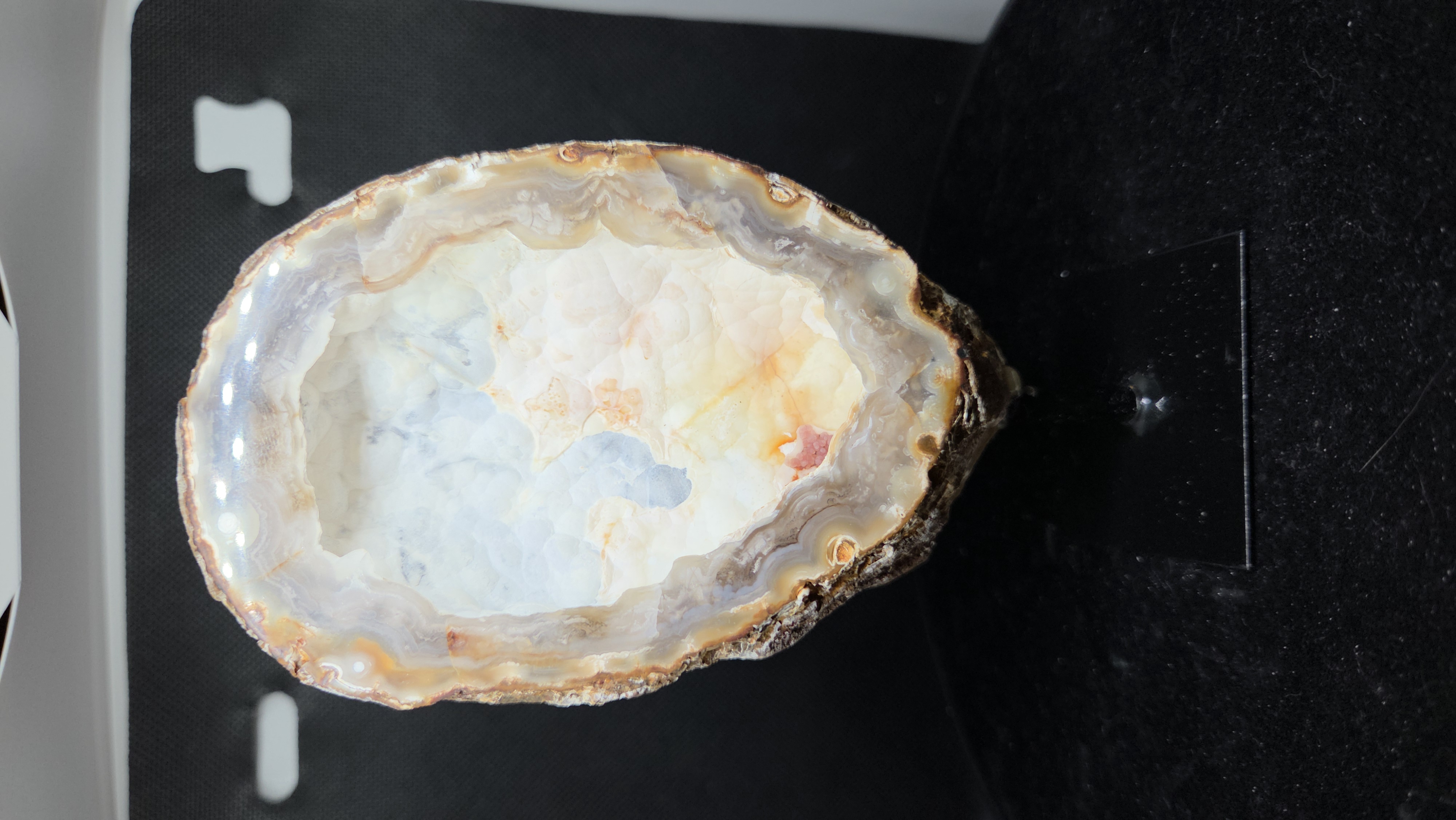 Agaat_opvoet_spiritsoflife Agaat - op voet - 335 Gram