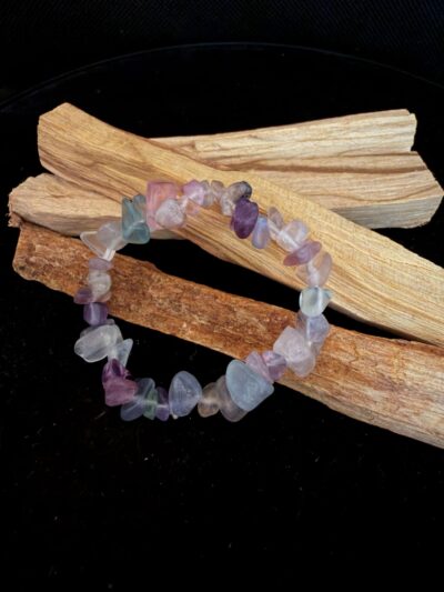 kinderarmbandje-fluorietchips-spiritsoflife Kinderarmbandje - Fluoriet - chips 4 mm